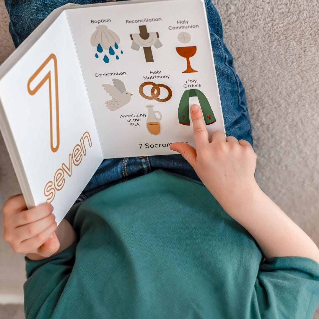 CATHOLIC 123 Interactive Flaps and Number Tracking Board Book - Image 3